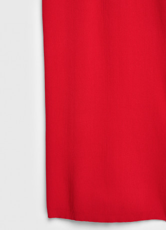 Вязаное платье в рубчик с воротником-стойкой