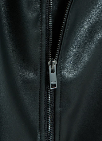 Бомбер из искусственной кожи