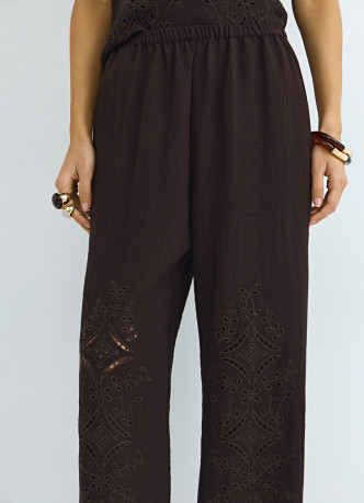 Брюки с вышивкой и эластичным поясом
