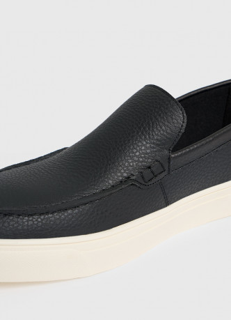 Слипоны с контрастной подошвой