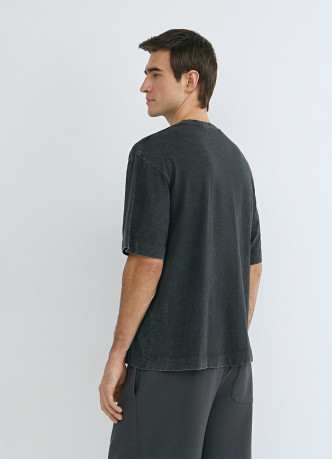 Базовая футболка с эффектом стирки