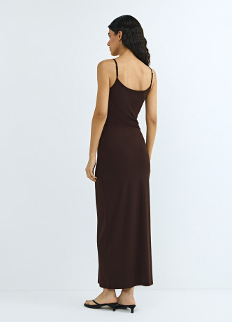 Приталенное платье на тонких бретелях