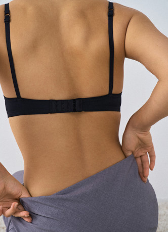 Бюстгальтер с формованными чашками