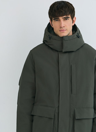 Утеплённая куртка с накладными карманами