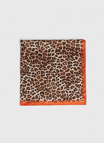 Платок женский с анималистичным принтом