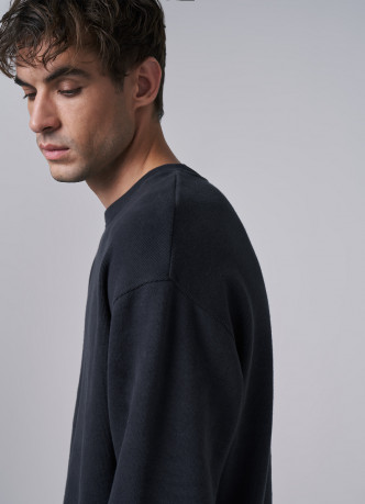 Джемпер с лёгкими потёртостями