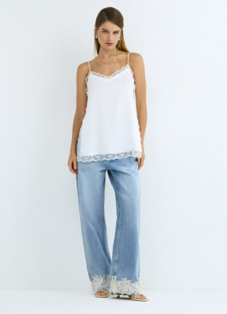 Топ с кружевом на тонких бретелях