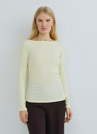 Лонгслив с вырезом лодочкой