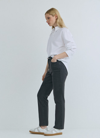 Узкие джинсы с высокой посадкой