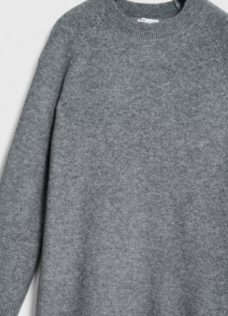 Вязаное платье из пряжи с шерстью