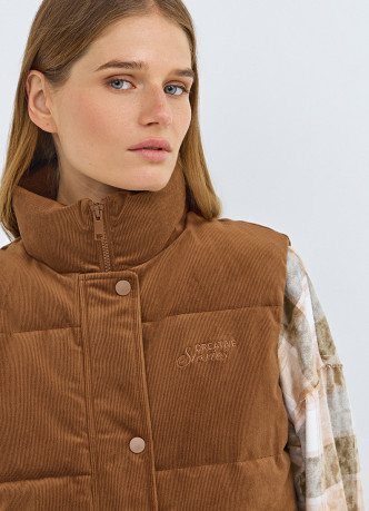 Утеплённый вельветовый жилет