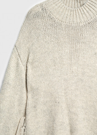 Вязаный джемпер с бахромой