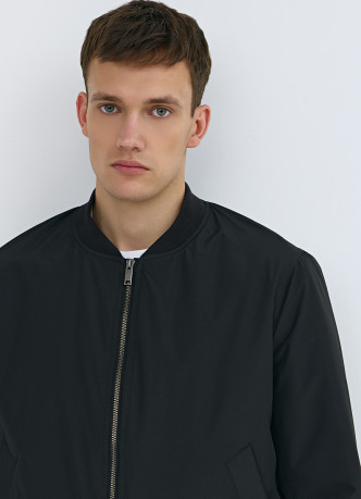 Утеплённый бомбер