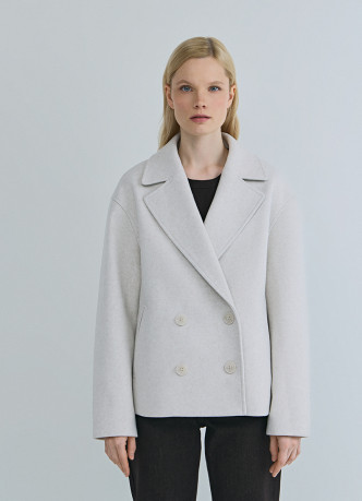 Короткое двубортное пальто