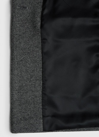 Однобортный жакет с тонким поясом