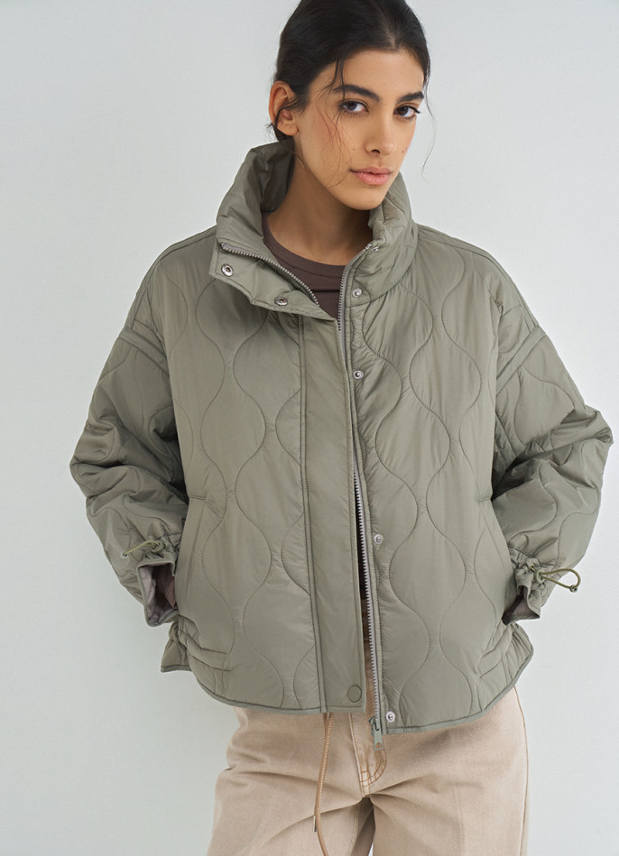 Стёганая утеплённая куртка с воротником-стойкой