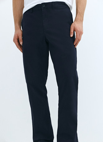 Базовые брюки-чиносы Regular