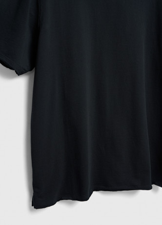 Базовая футболка с необработанным краем