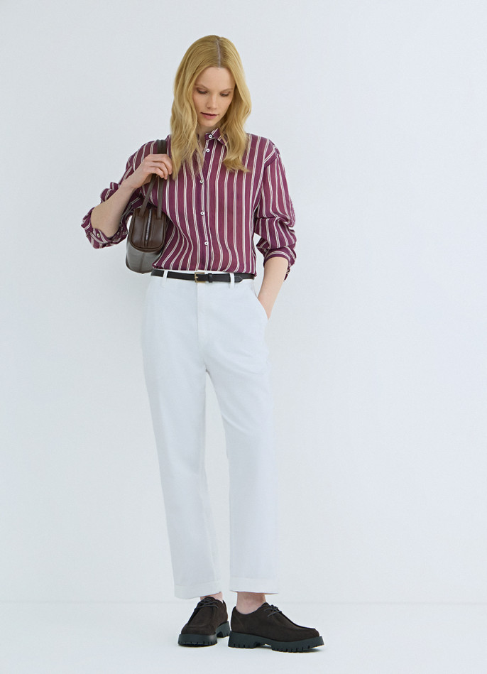 Чиносы с ремнём