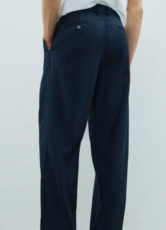 Чиносы изо льна