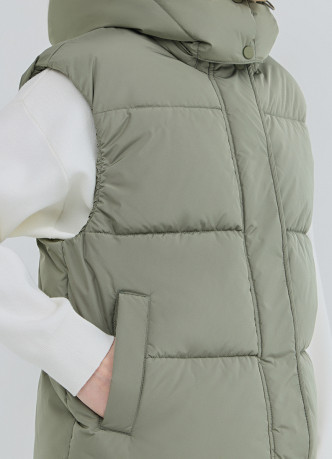 Жилетка с капюшоном