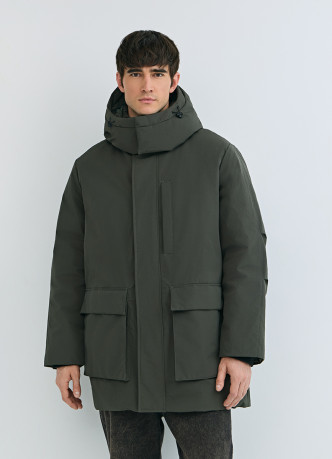 Утеплённая куртка с накладными карманами