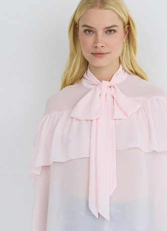 Блузка с объёмными рюшами