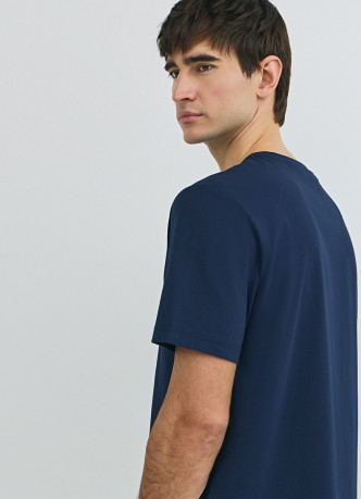 Базовая футболка