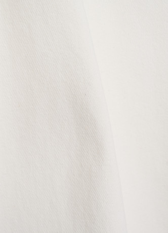 Широкие джинсы из плотного денима с плетеным поясом