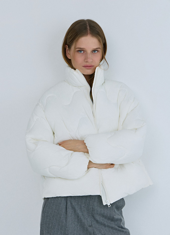 Короткая утеплённая куртка