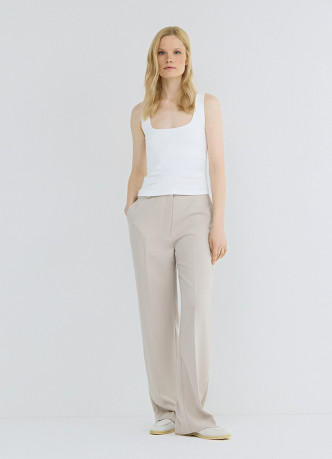 Топ с широкими бретелями