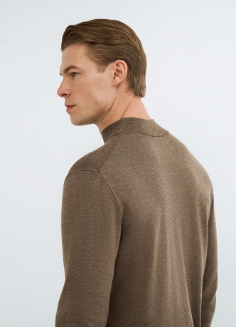 Базовый джемпер с воротником-стойкой