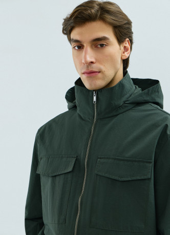 Куртка с накладными карманами