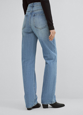 Прямые джинсы с высокой посадкой