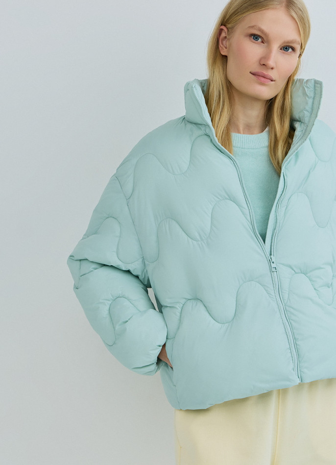 Короткая утеплённая куртка