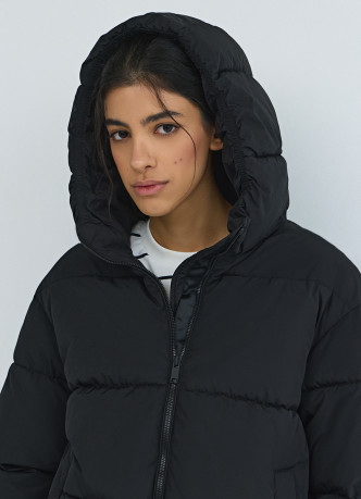 Утеплённая куртка с капюшоном