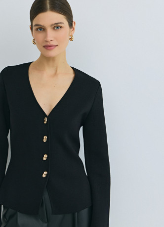Кардиган на пуговицах с V-вырезом