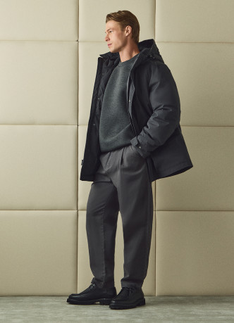 Утеплённая парка с капюшоном