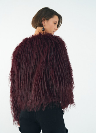 Укороченная шуба из искусственного меха