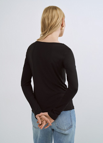 Лонгслив с квадратным вырезом