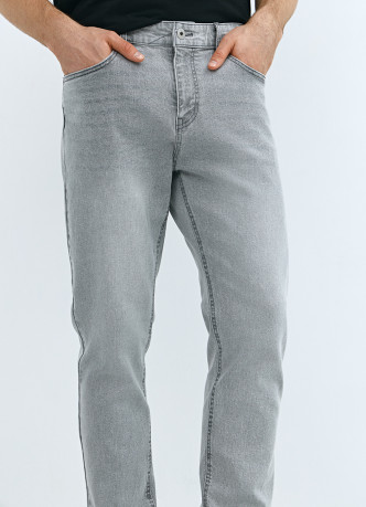 Зауженные джинсы Slim