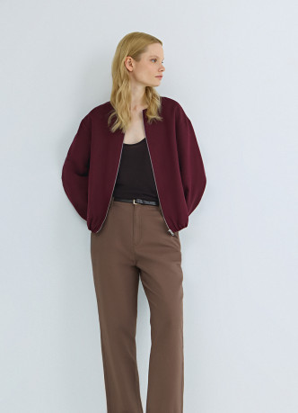 Чиносы с тонким ремнём