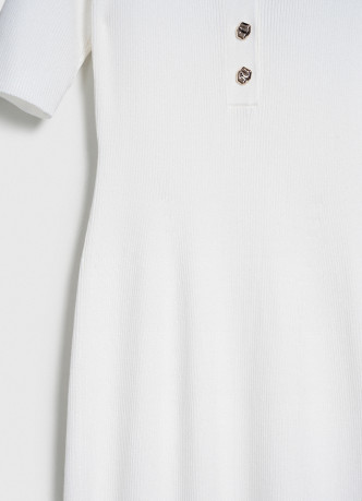 Платье в рубчик с воротником поло