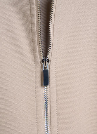 Бомбер на молнии