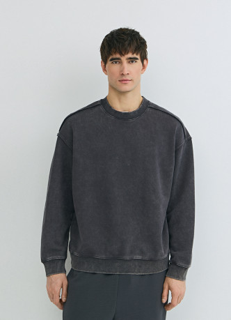 Свитшот с эффектом стирки