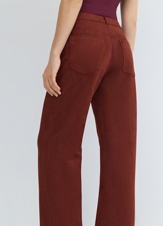 Прямые брюки из искусственной замши