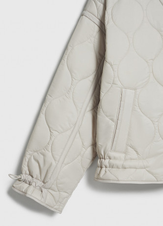 Стёганая утеплённая куртка с воротником-стойкой