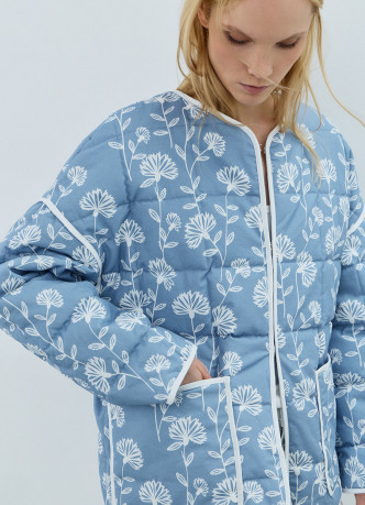 Легкая стеганая куртка