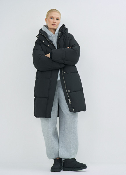 

Длинный стёганый пуховик с капюшоном, Черный
