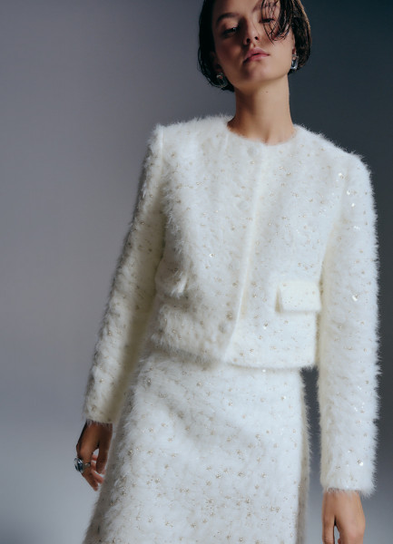 Укороченный жакет из твида с пайетками и бисером Белый 7999₽